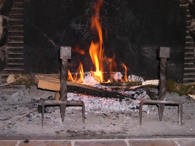 www.etablissement-ortet.com - feu cheminée